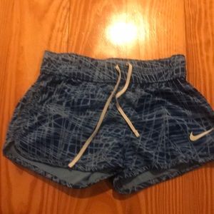 Girls Nike shorts size m